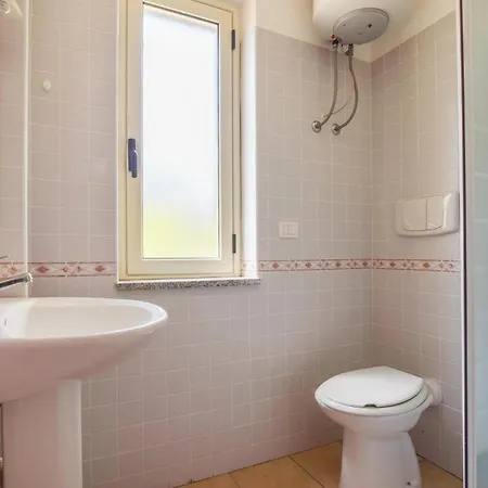 Beautiful In Isca Marina With Wifi Apartamento Badolato Marina